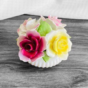 Royal Daulton 1986 Porcelain Floral Bouquet Pot​​​​​​​​​​​​